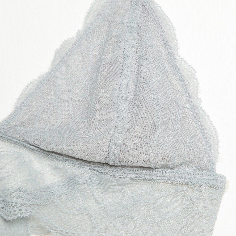 Brandy Melville Light Gray Lace Bralette - Picture 3 of 8